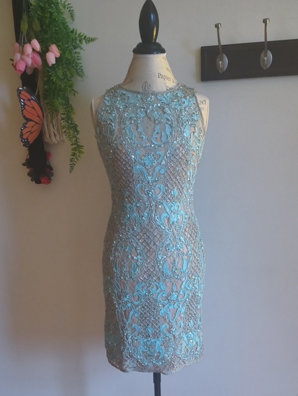 Aidan Mattox Embellished Beaded Green/Aqua Lace Sheath Dress Size 4